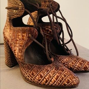 Freebird, Joyce size 8